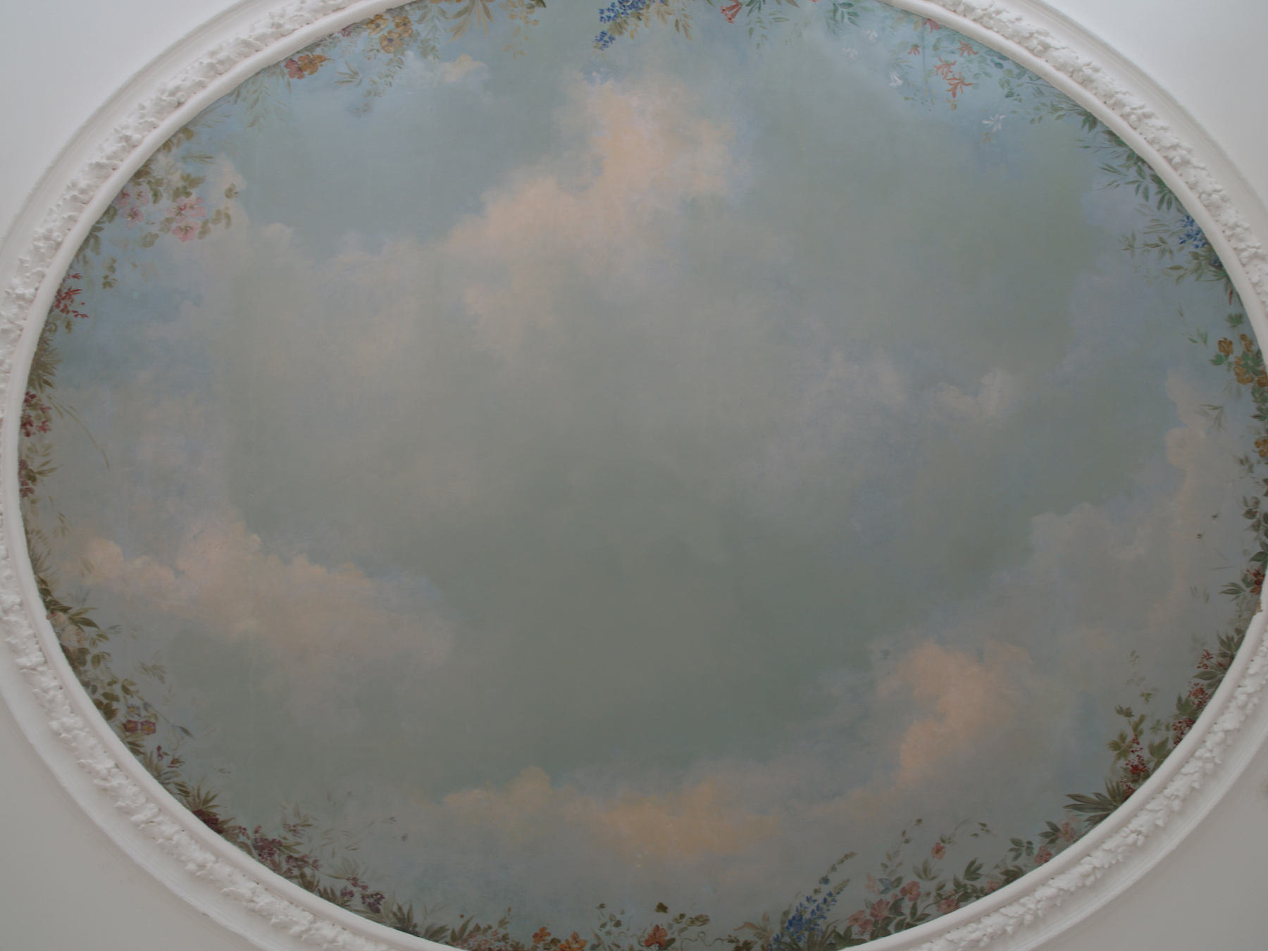 Ciel peint en médaillon dans les années 2000, collectionneur privé.